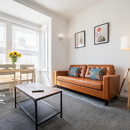 53a Hampton Road