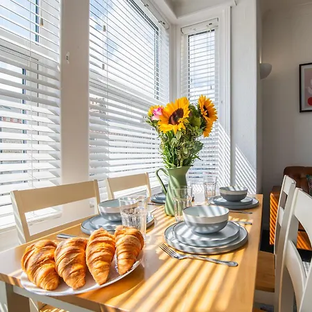 بيت للعطل 53a Hampton Road *