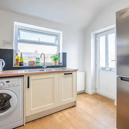 53a Hampton Road *